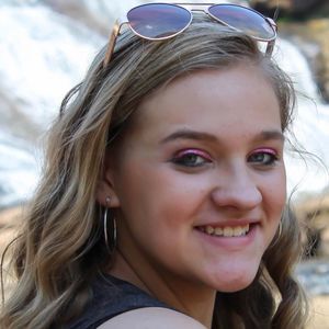 Meet your Posher, Abbey